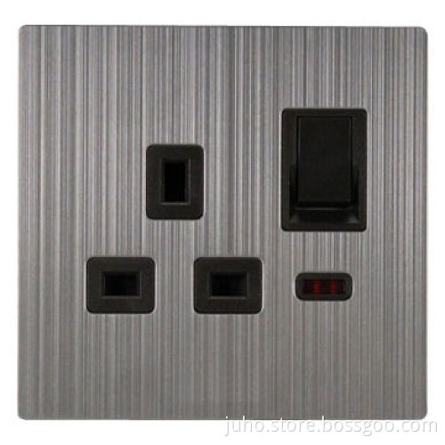 13A socket with Shutter and double pole switched socket 1 gang